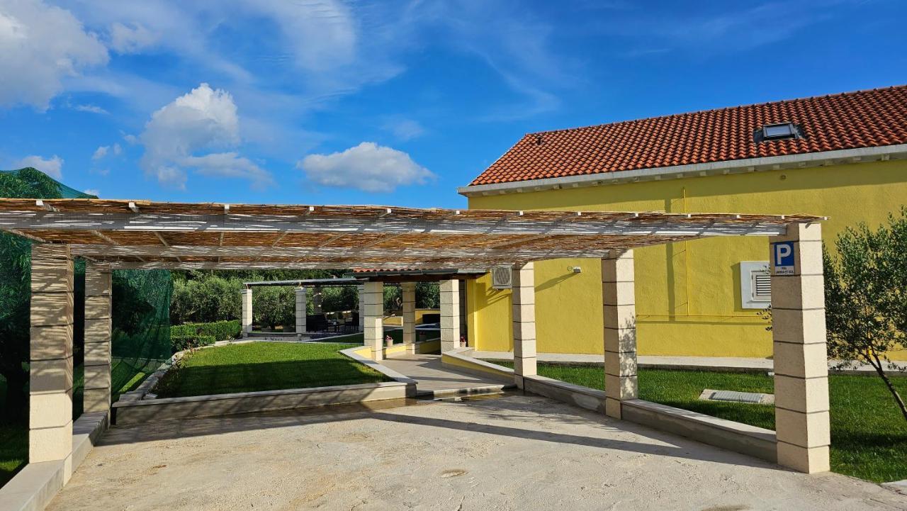 Villa Umbra Et Sol Gruda Bagian luar foto