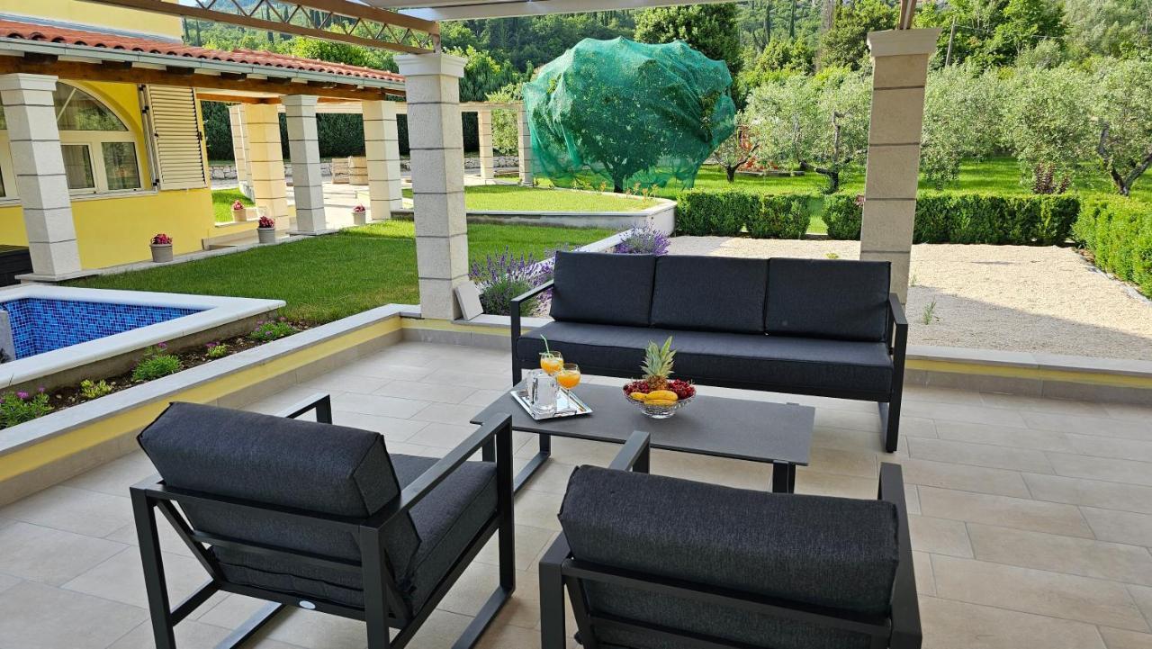 Villa Umbra Et Sol Gruda Bagian luar foto
