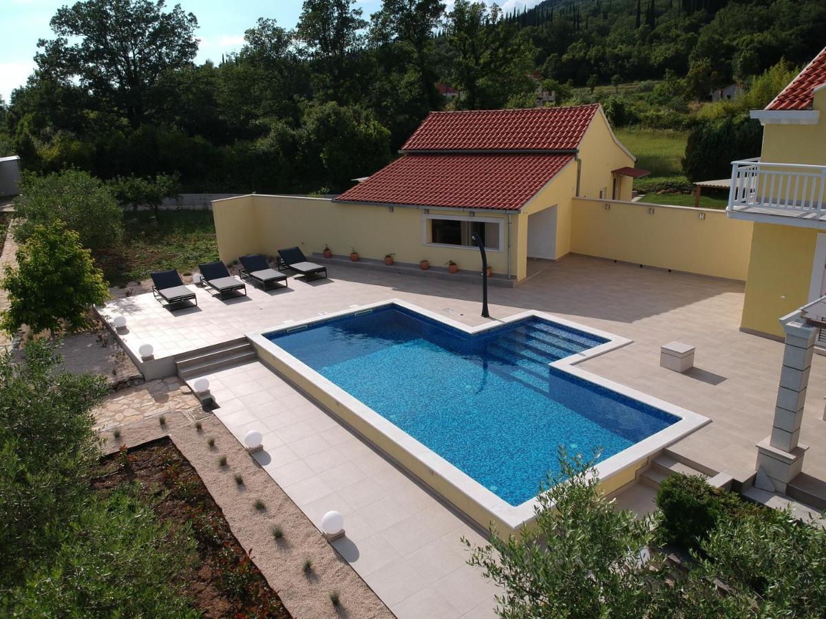 Villa Umbra Et Sol Gruda Bagian luar foto