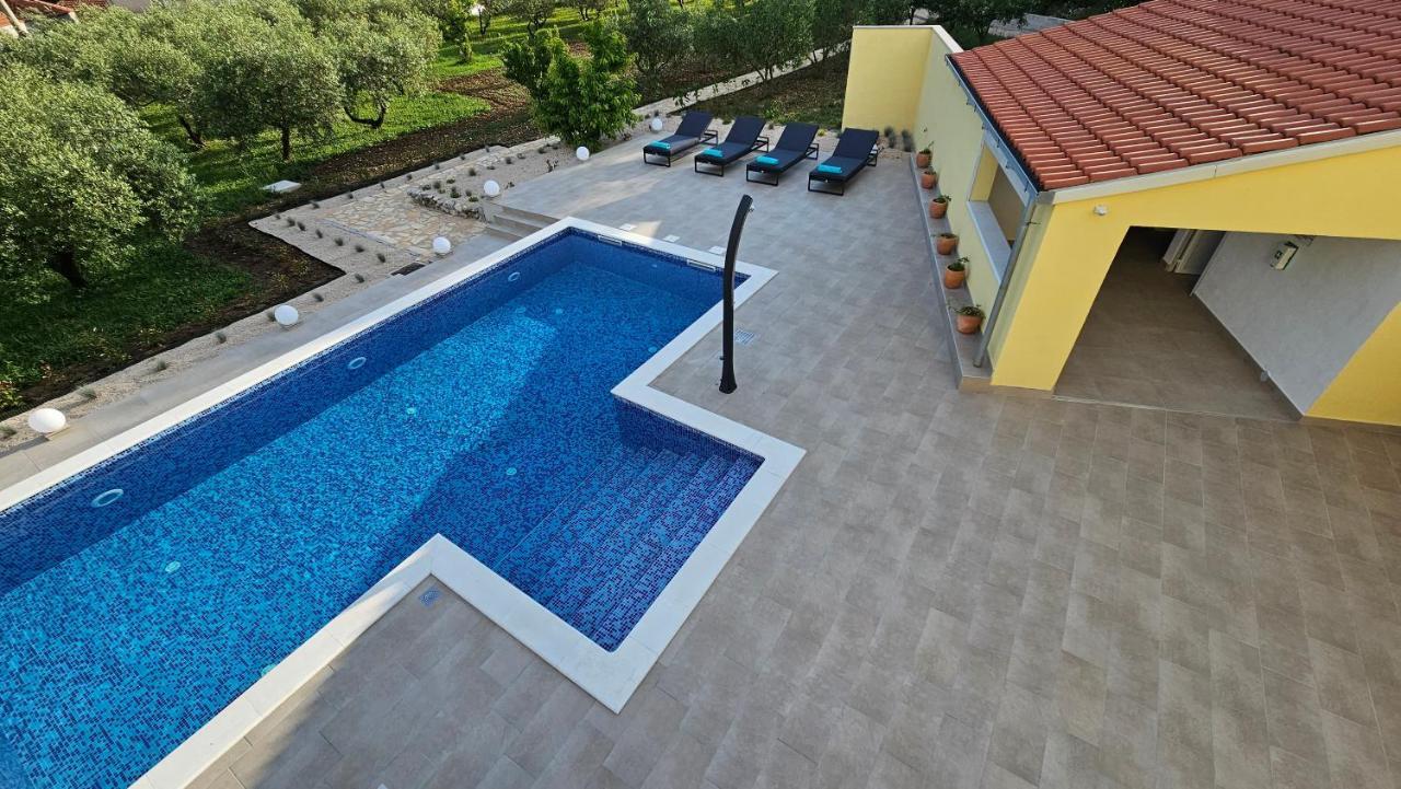 Villa Umbra Et Sol Gruda Bagian luar foto